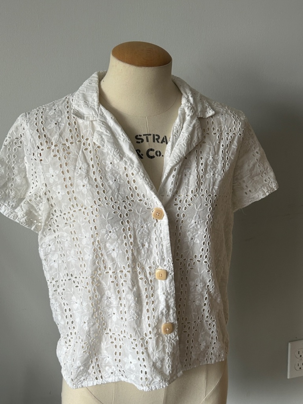 Madewell White Eyelet Button-Up Short Sleeve Blouse - Picture 2 of 5